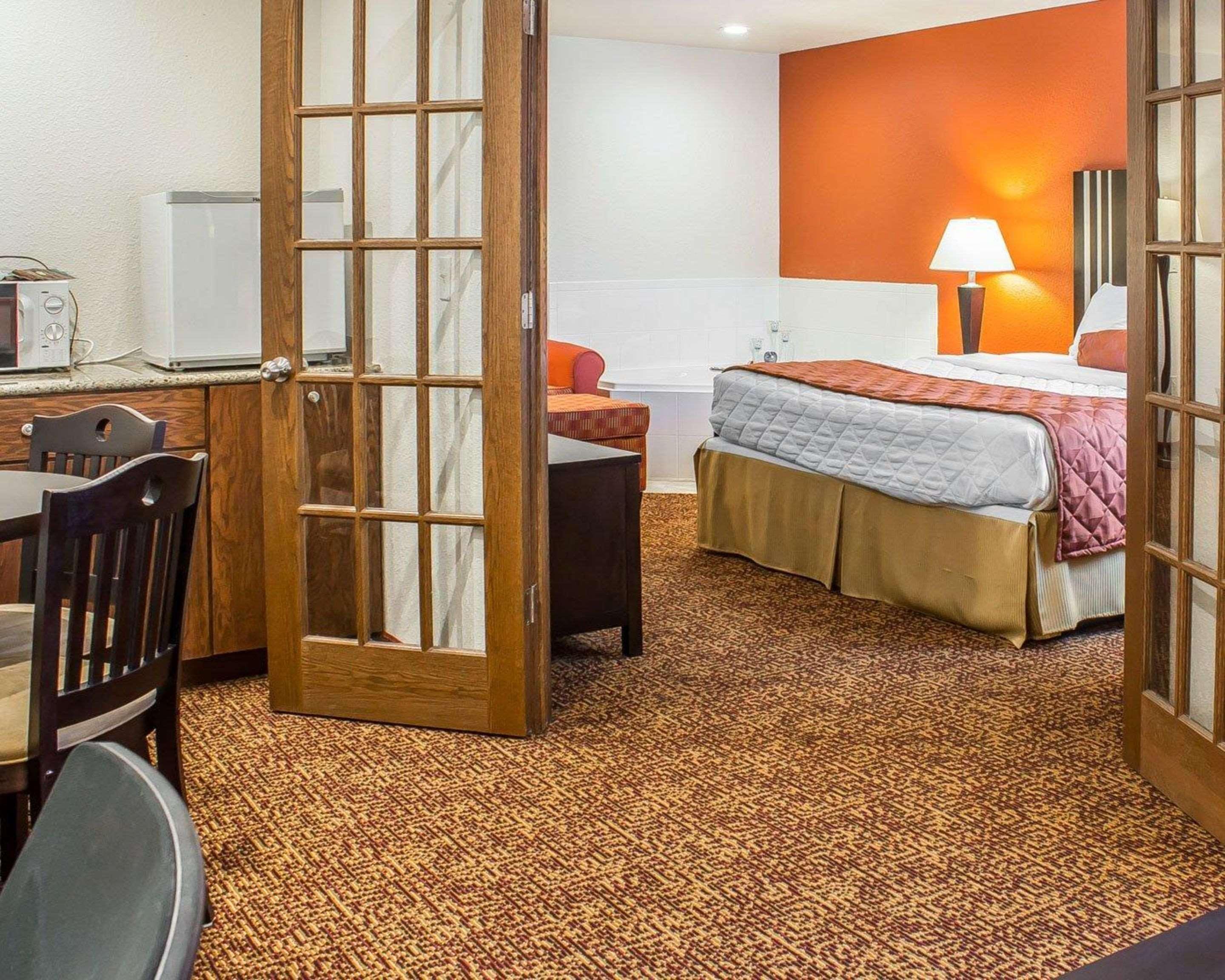 Rodeway Inn & Suites Near Okoboji Lake Milford Luaran gambar
