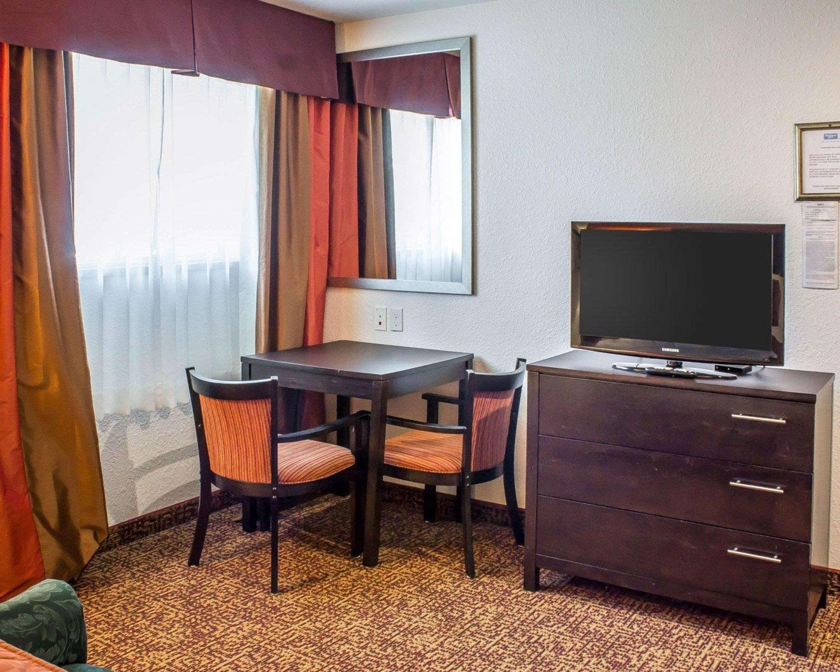 Rodeway Inn & Suites Near Okoboji Lake Milford Luaran gambar