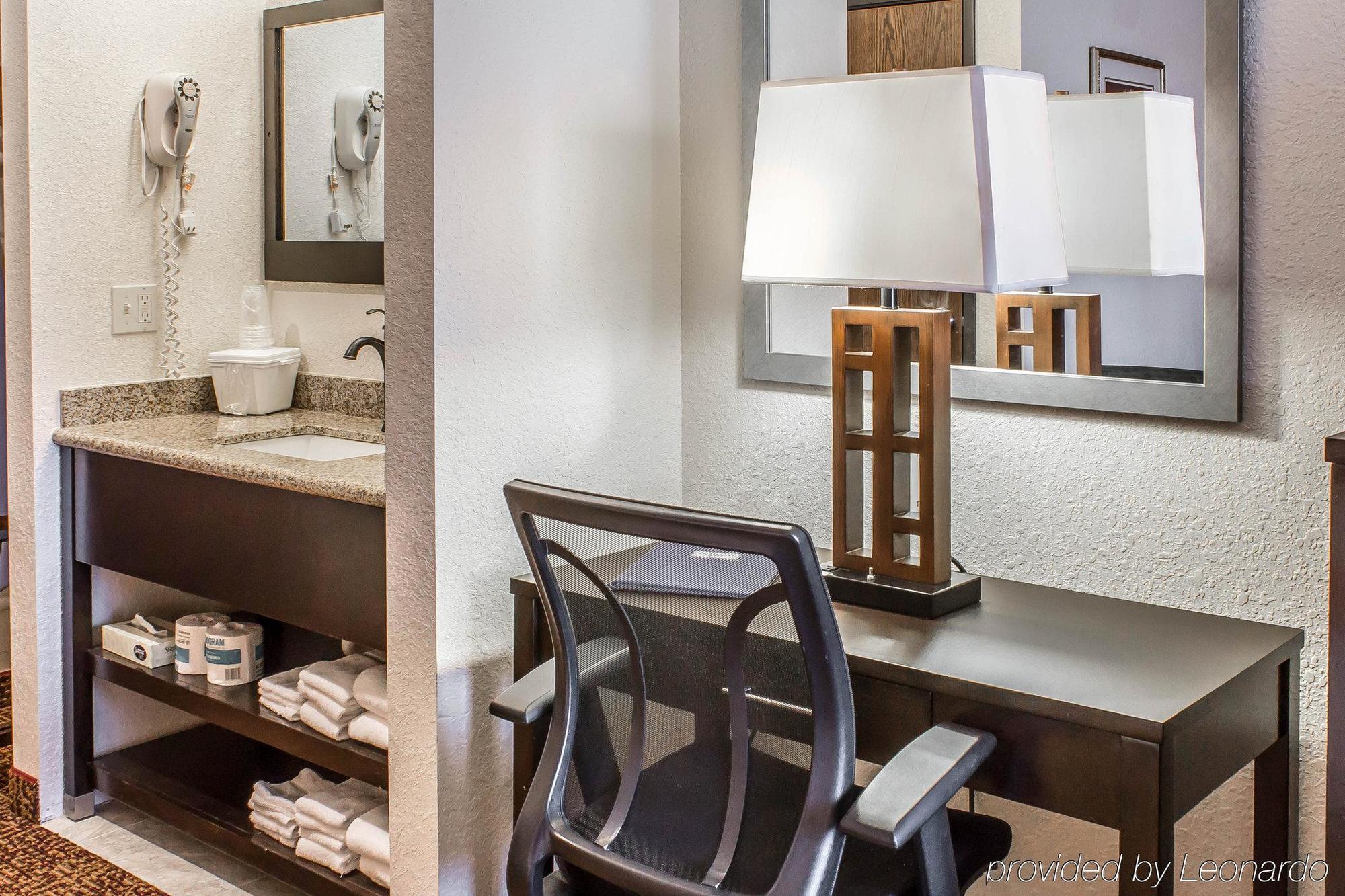 Rodeway Inn & Suites Near Okoboji Lake Milford Luaran gambar
